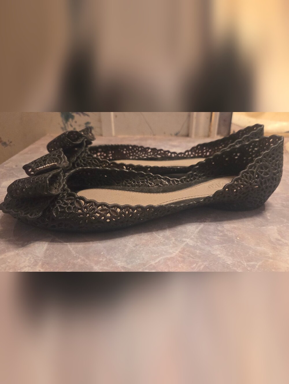 Salvatore Ferragamo Black Lace Bow Flats - Picture 4 of 6